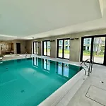 129 Z Basenem I Gratis Oraz Ogrodkiem - 5d Apartment