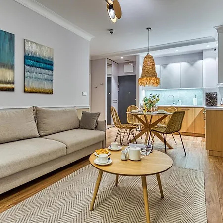 129 Z Basenem I Gratis Oraz Ogrodkiem - 5d Lägenhet Niechorze